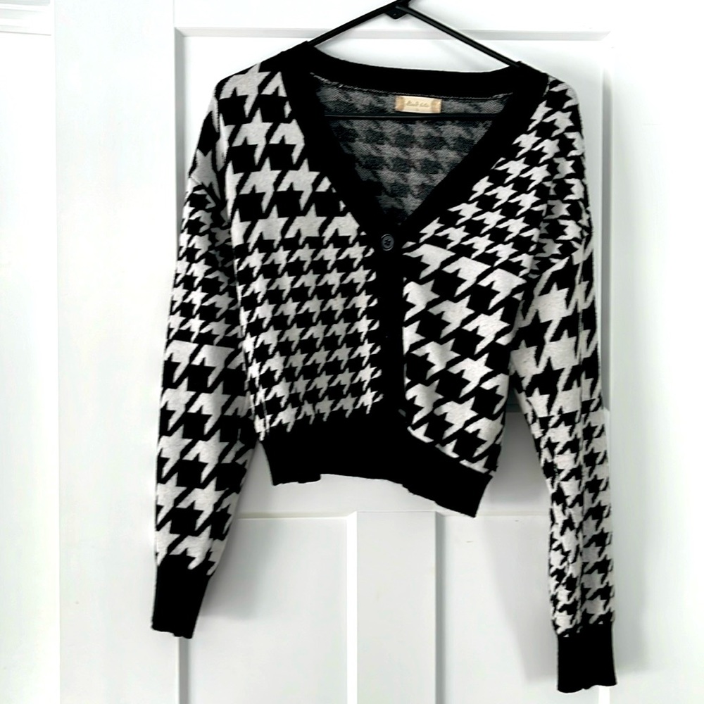 Altar’d State cardigan size Large, black/white
